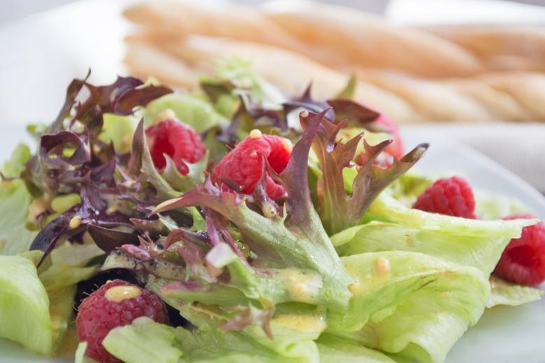 Himbeer-Blattsalat