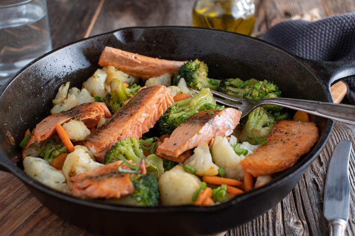 Lachs-Gemüse-Pfanne
