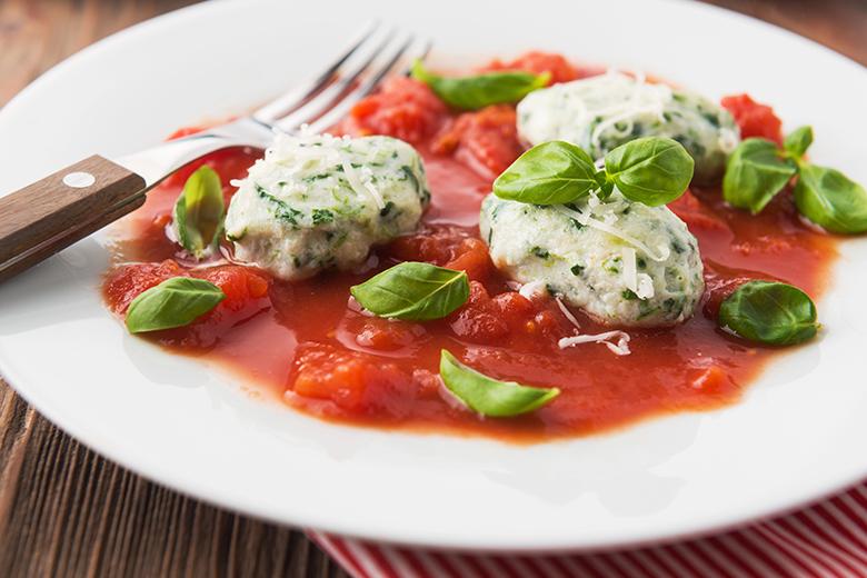 Malfatti mit Tomatensauce