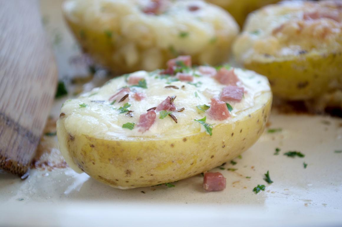 Gebackene Käse-Kartoffelhälften