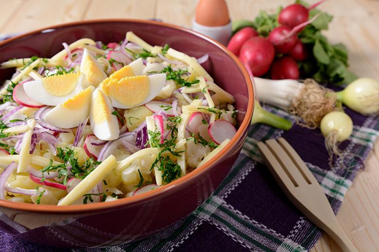 Käsesalat mit Eiern