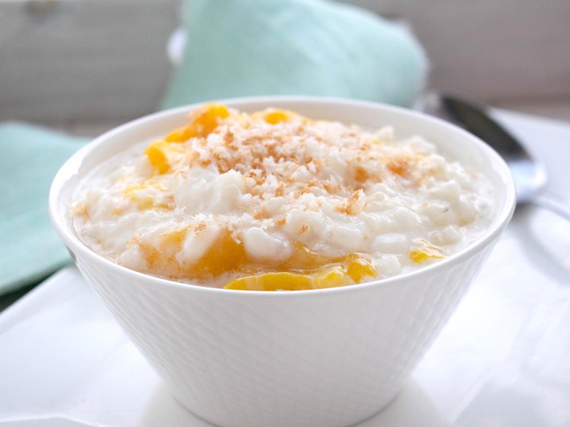 Japanischer Kokos-Milchreis mit Mango