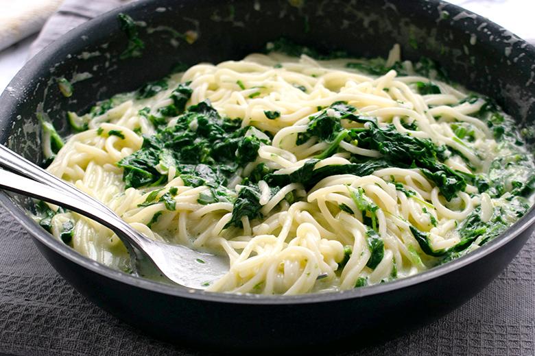 Gorgonzolasauce mit Spinat