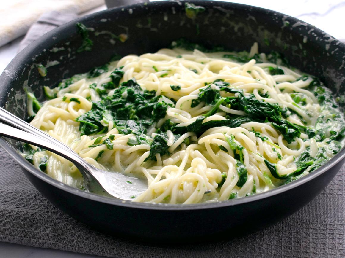 Gorgonzolasauce mit Spinat