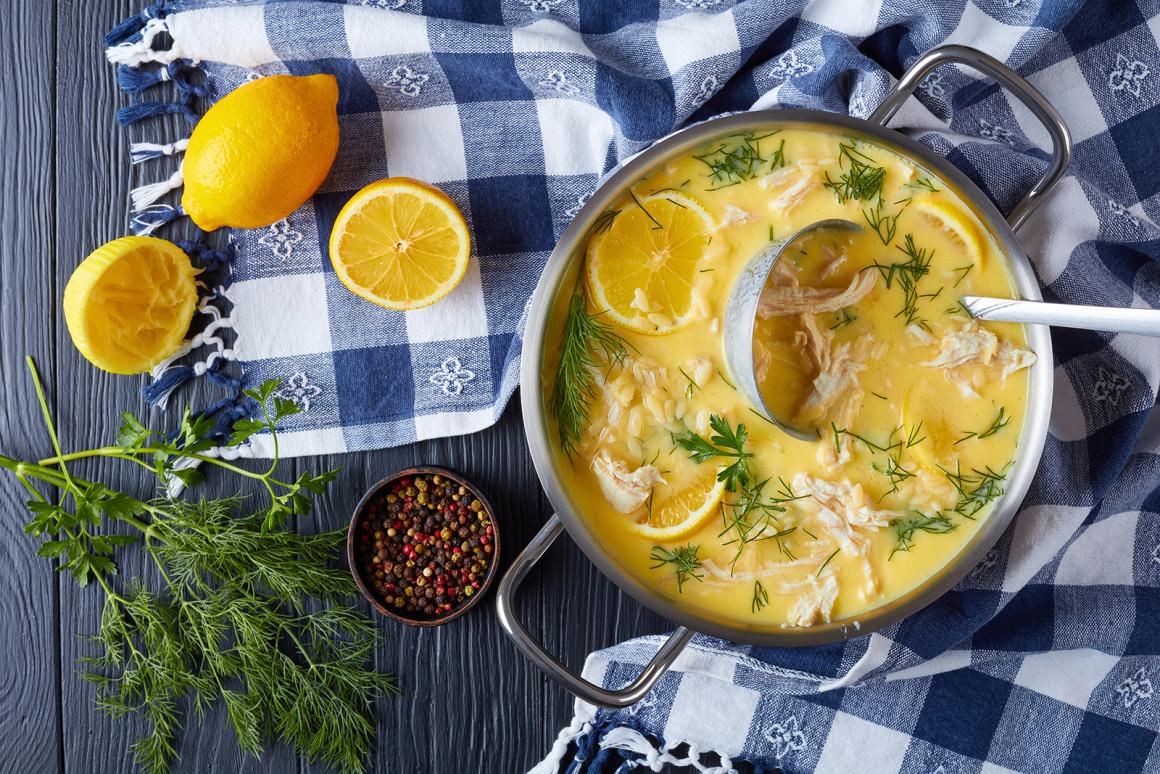 Avgolemono - griechische Hühnersuppe mit Zitronen