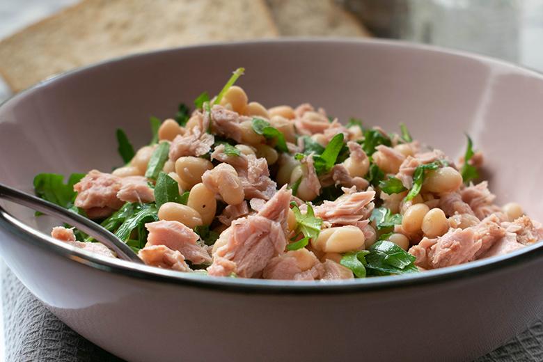 Thonsalat mit weissen Bohnen