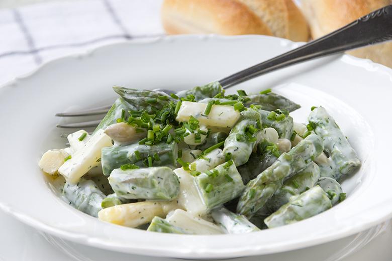 Grünweisser Spargelsalat mit Dill