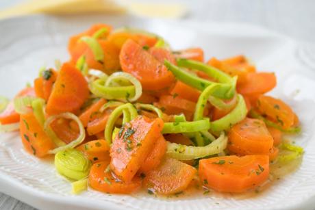 Lauchsalat an Zitronendressing