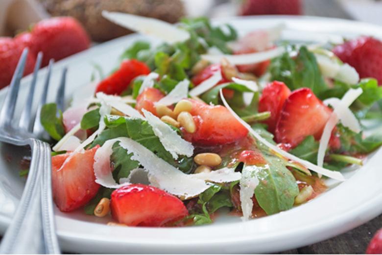 Rucola-Erdbeer Salat