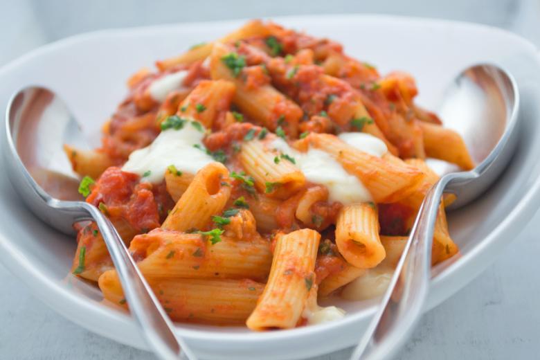 Penne rigate an Tomaten-Auberginen-Sauce