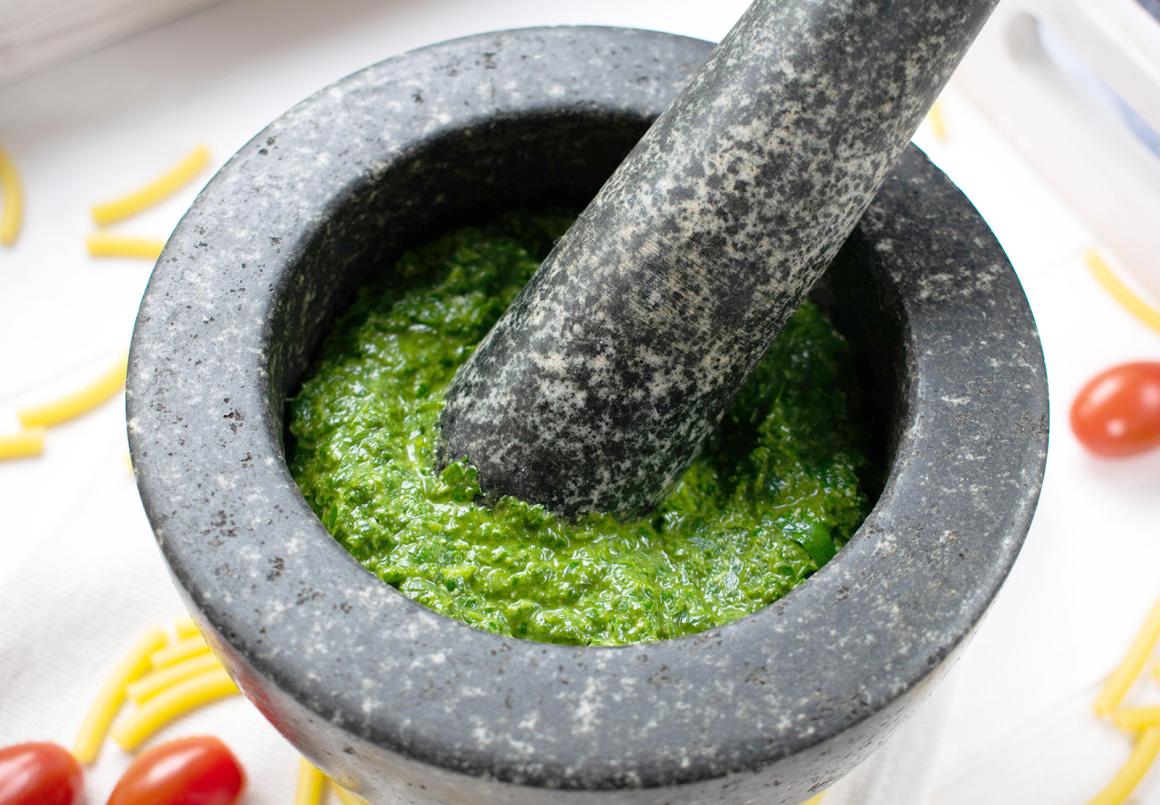 Zitronenmelisse-Pesto