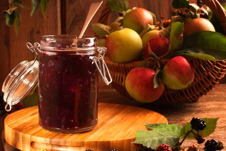 Brombeerkonfitüre mit Apfel
