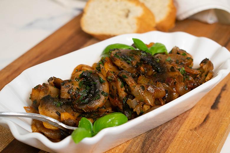 Griechischer Champignon-Salat
