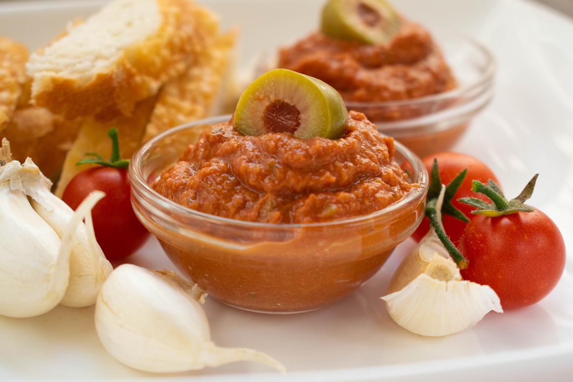 Oliven-Dörrtomaten-Tapenade