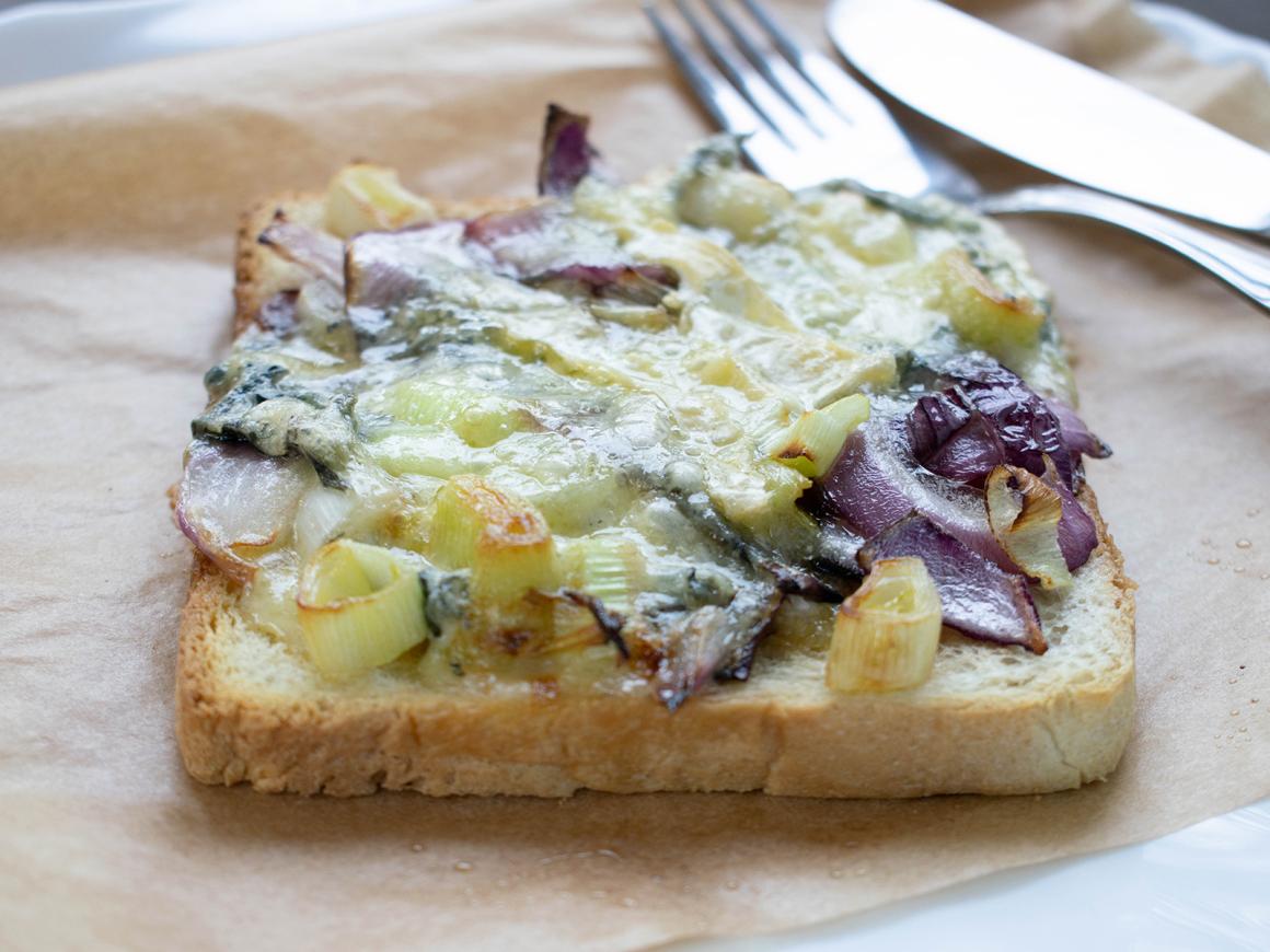 Toast mit Roquefort
