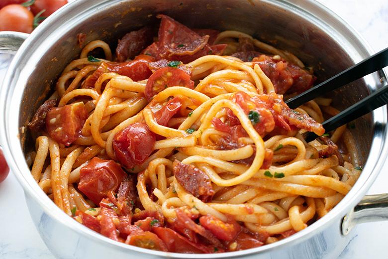 One Pot - Linguine mit Chorizo und Cherry-Tomaten