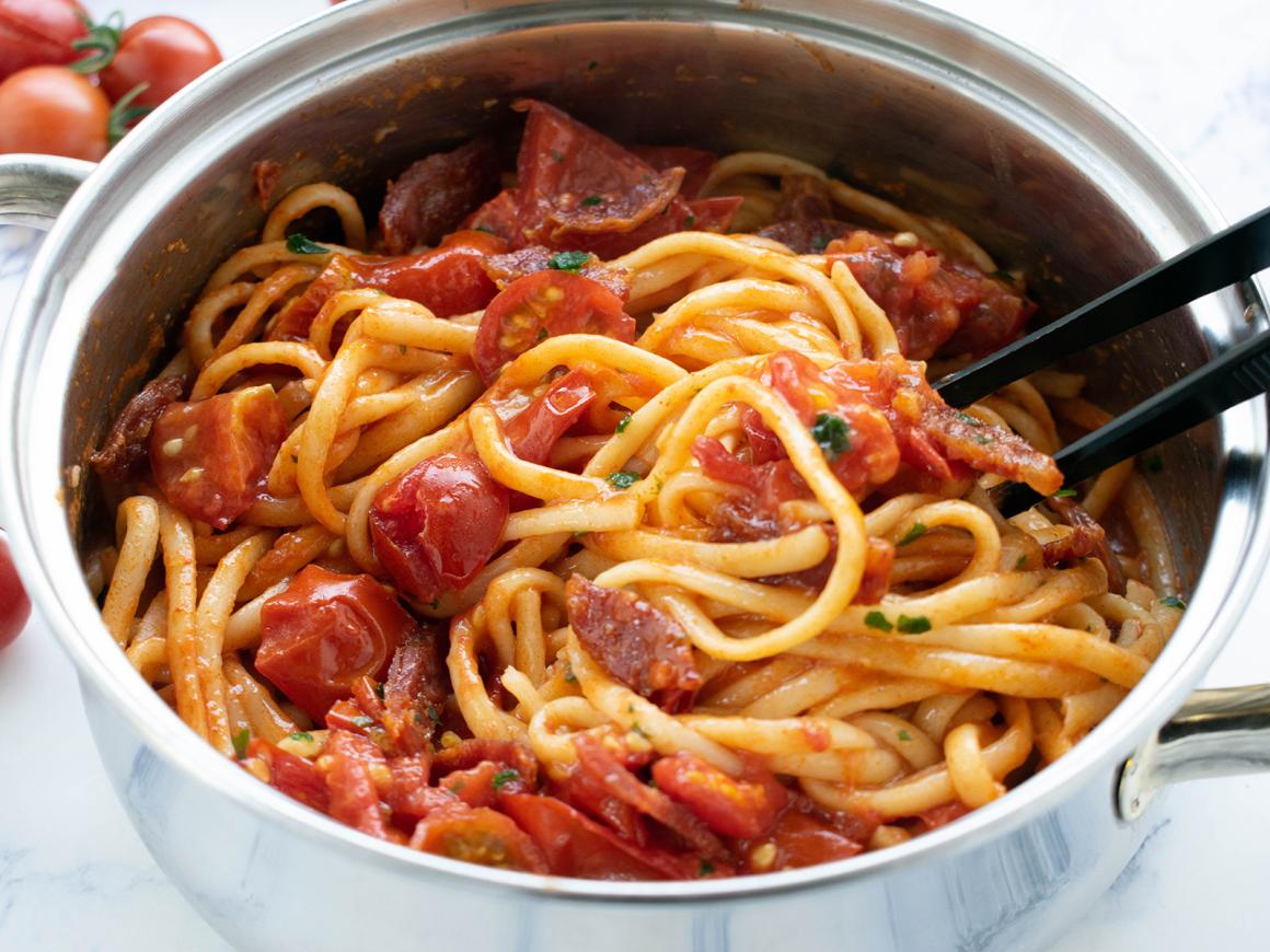One Pot - Linguine mit Chorizo und Cherry-Tomaten