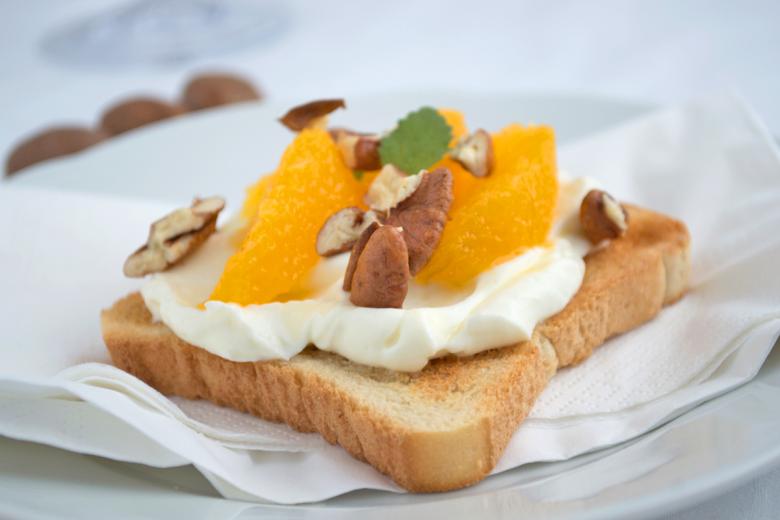 Orangen-Ricotta-Toast