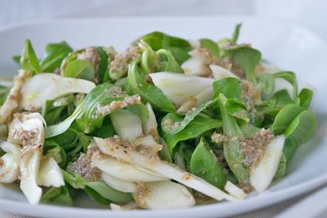 Nüsslisalat mit Fenchelstreifen