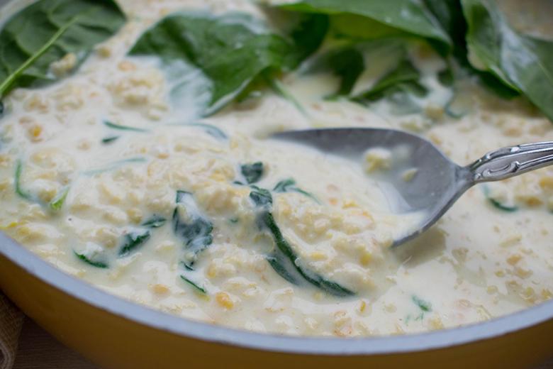 Grünes Dal mit Spinat