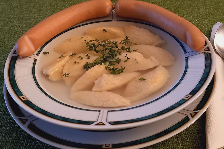 Griessklösschen-Suppe