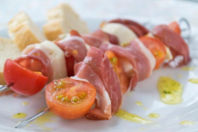 Schinken-Mozzarella-Spiesse