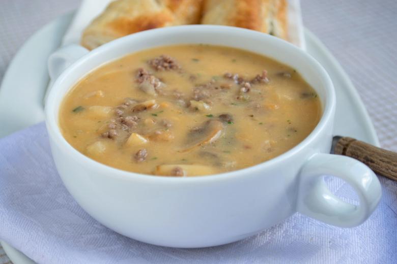 Hackfleisch-Gemüse-Suppe