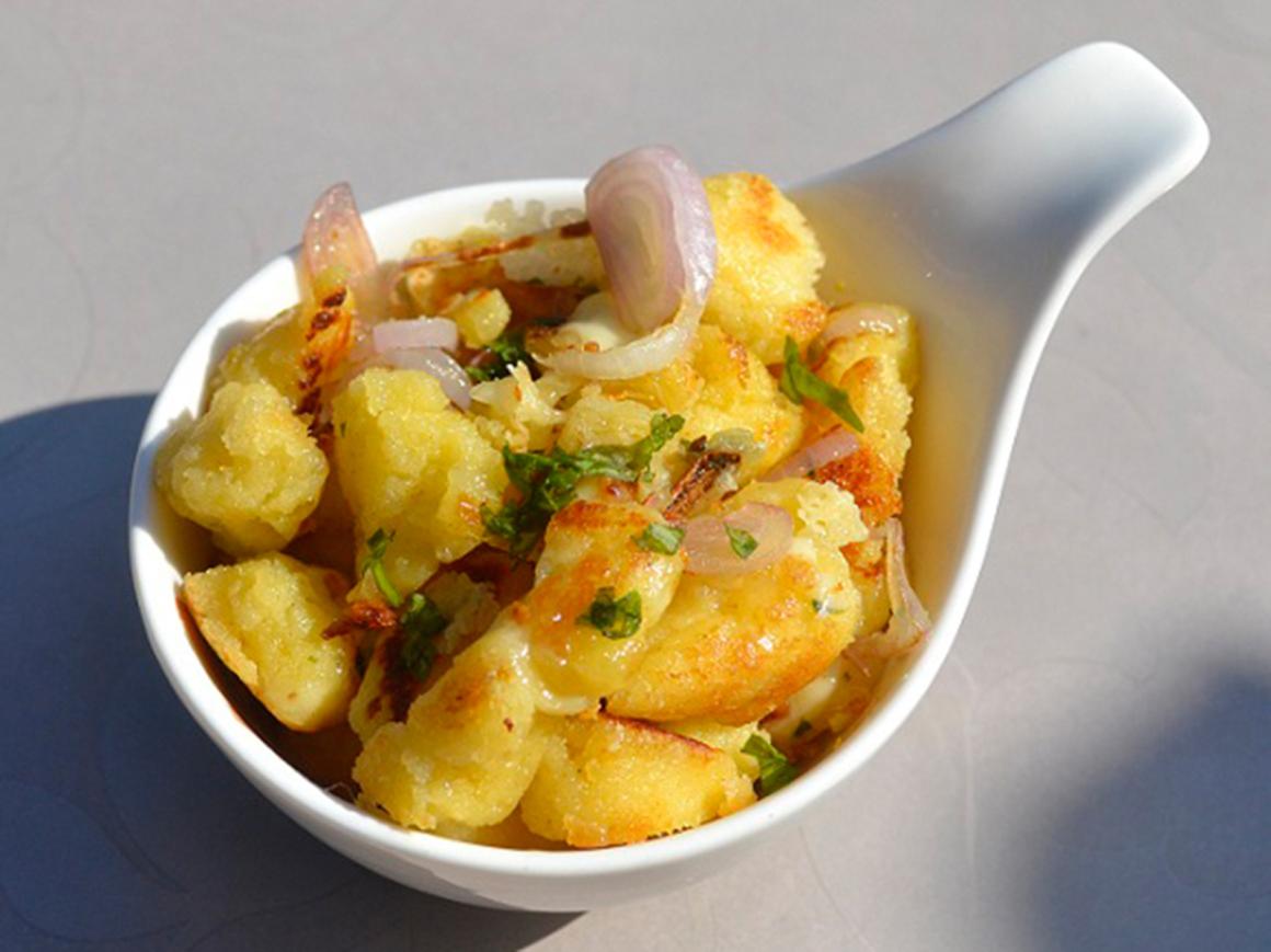 Käse Schmarren mit Schalotten