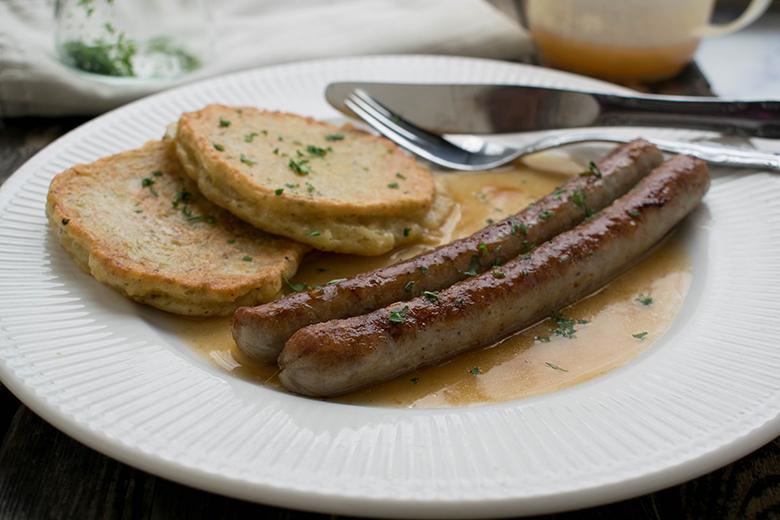 Geissbratwurst mit Katoffel-Birarösti