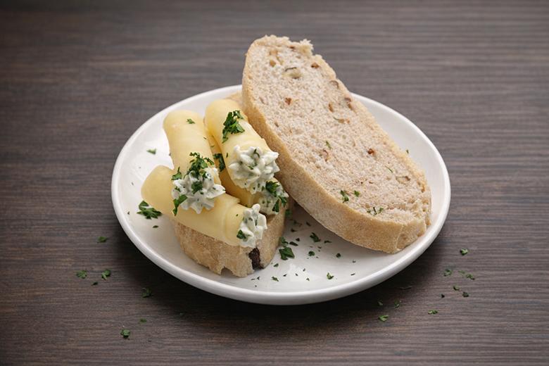 Gefüllte Käseröllchen