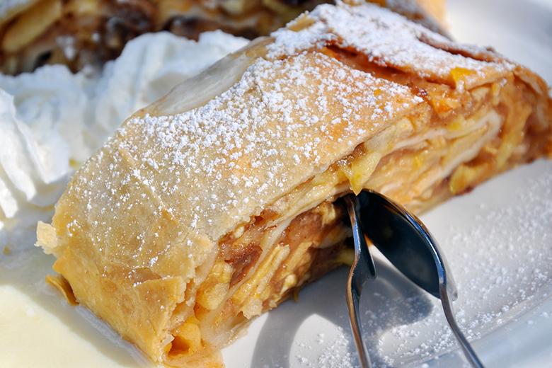 Apfelstrudel