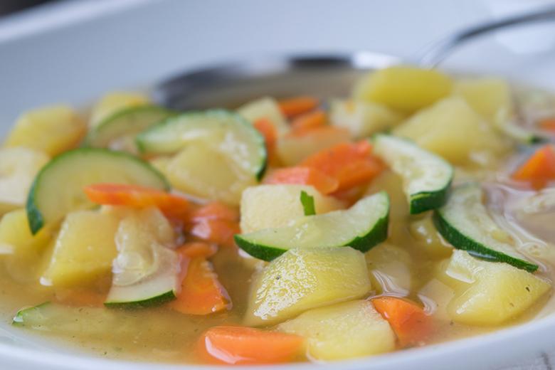 Frühlings-Gemüse-Suppe