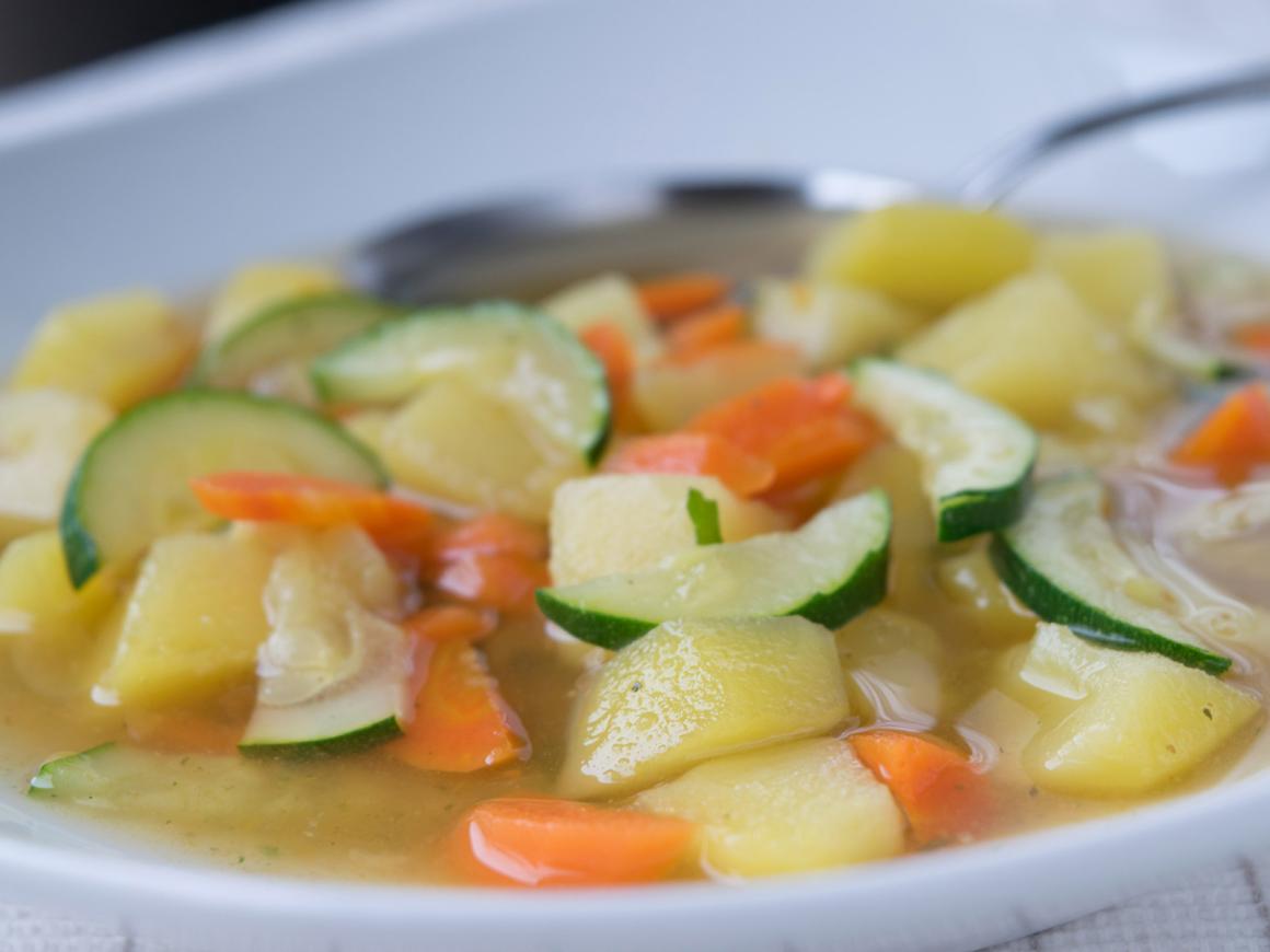 Frühlings-Gemüse-Suppe