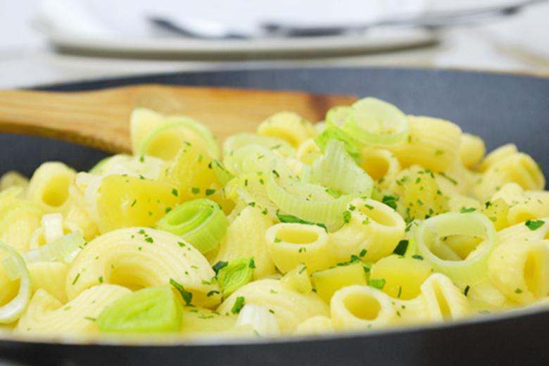 Nudeln-Lauch-Pfanne