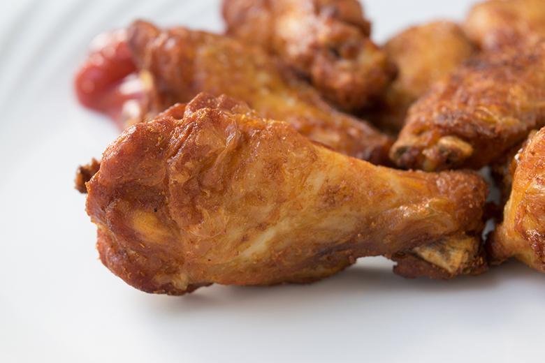 Chicken-Wings mit Ketchup-Dip