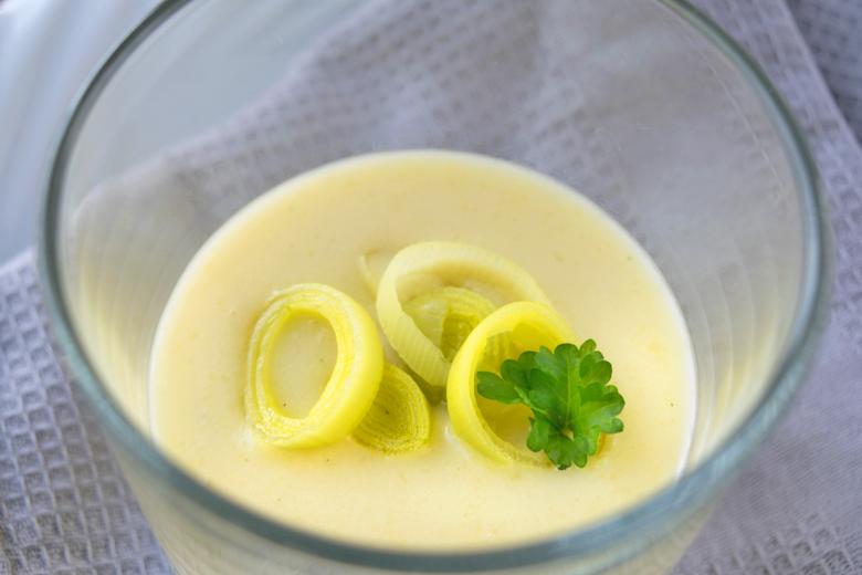 Kalte Kartoffelsuppe mit Lauch