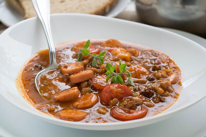 Eintopf mit Würstchen