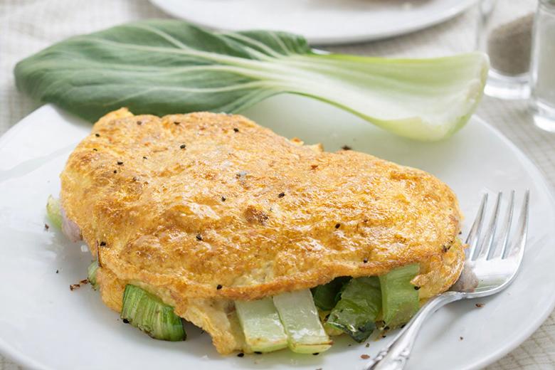 Omelett mit süss-saurem-Pak Choi