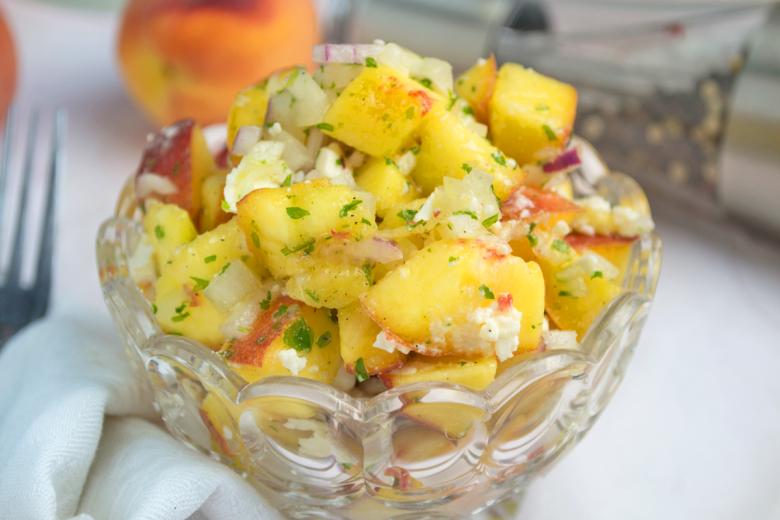 Leichter Pfirsichsalat