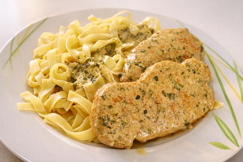 Plätzli mit Rahmnudeln