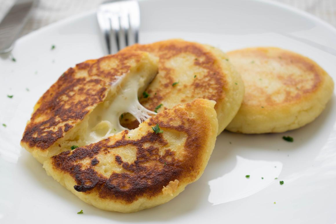 Kartoffeltätschli mit Käse