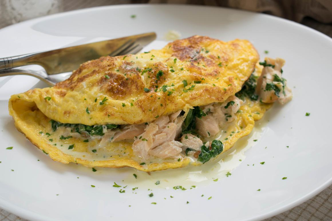 Spinat-Omelette mit Lachs