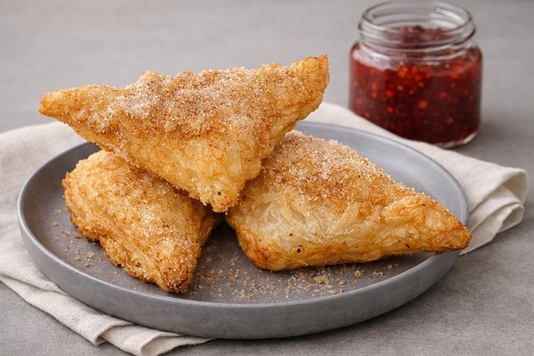 Zigerkrapfen mit Konfitüre