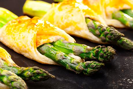 Spargel im Blätterteig