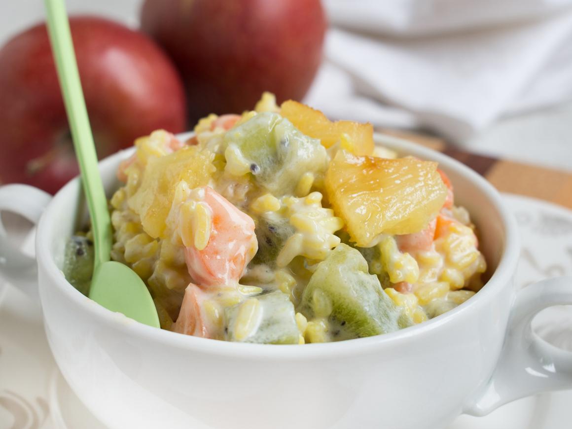 Reissalat mit Früchten