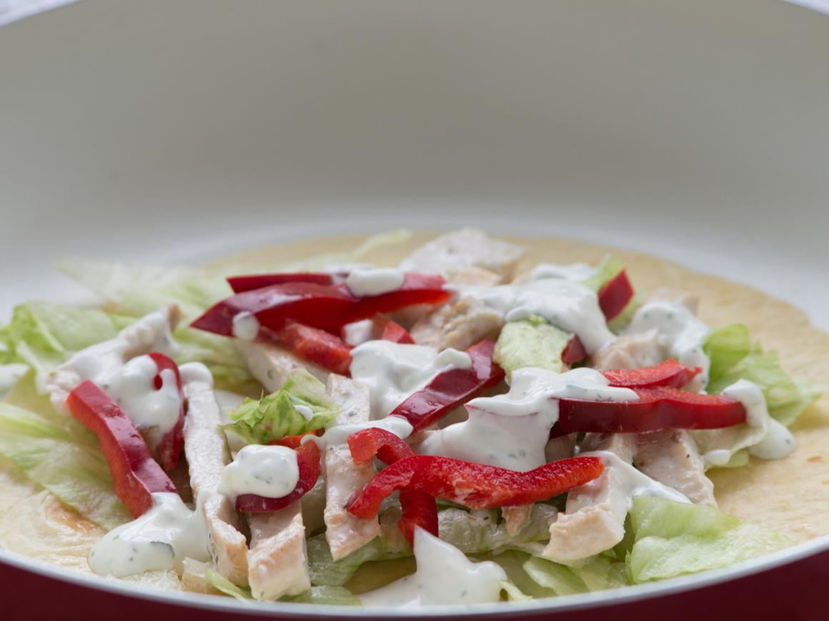 Erfrischende Tortillas mit Pouletstreifen
