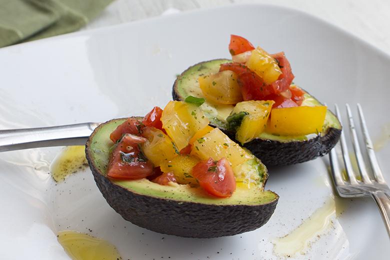 Avocado mit Tomatentatar