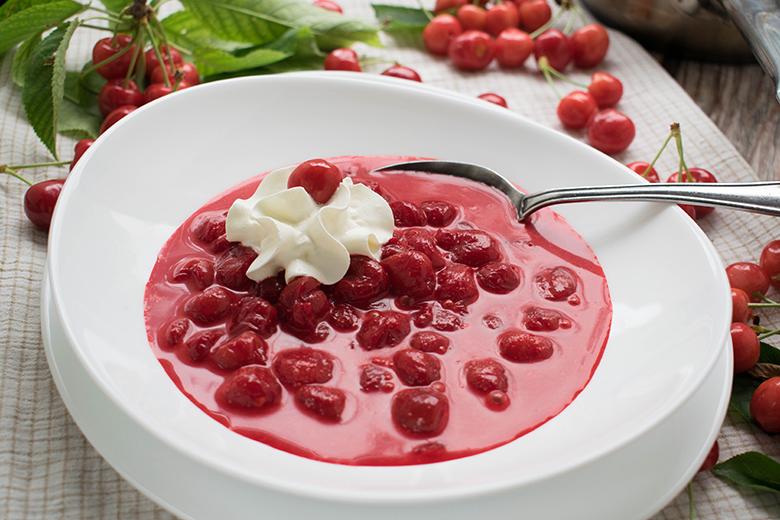 Sauerkirschen-Dessertsuppe