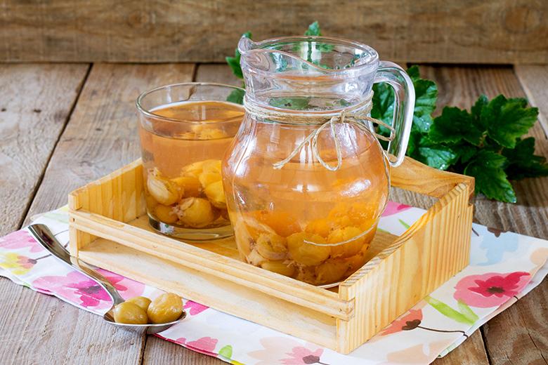 Stachelbeerenkompott mit Rum