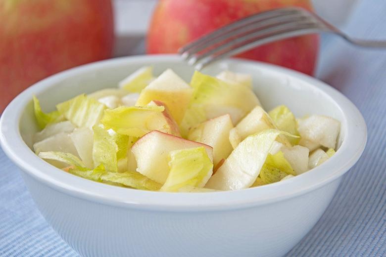 Apfel-Chicoreesalat